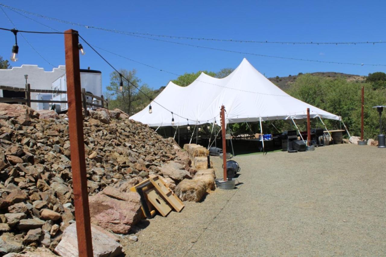 Mayer Creekside Lodge And Cabins מראה חיצוני תמונה